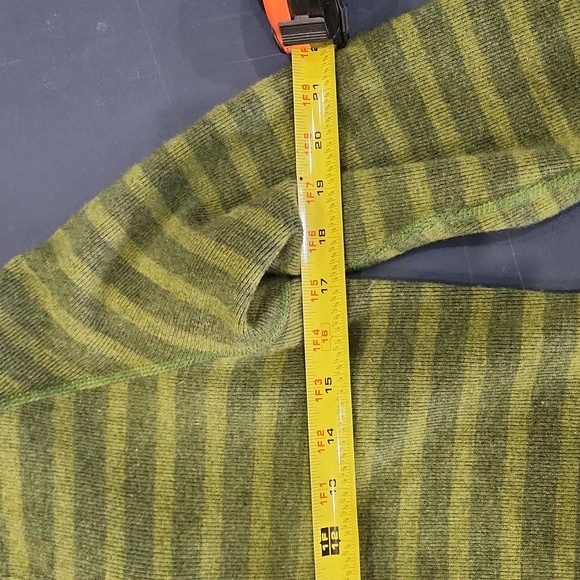 Mountain Hardwear Wool Blend Pullover Hooded Sweater, Small - Picture 3 of 9